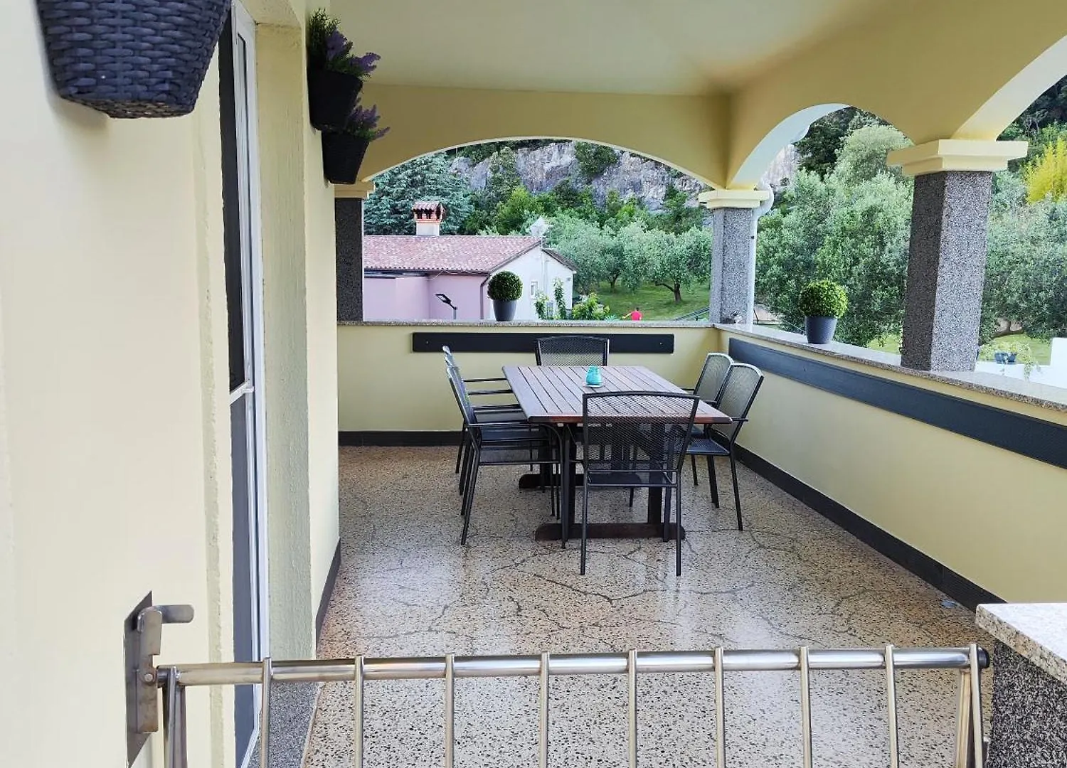 Apartments Flora Medolino
